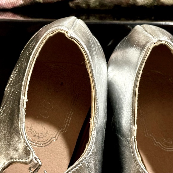 Silver Ballet Flats Double Strap Mary Jane Tuggle Strap 6.5 - Picture 2 of 8